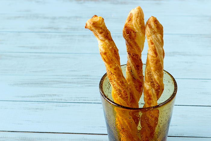 puff-pastry-parmesan-bread-sticks